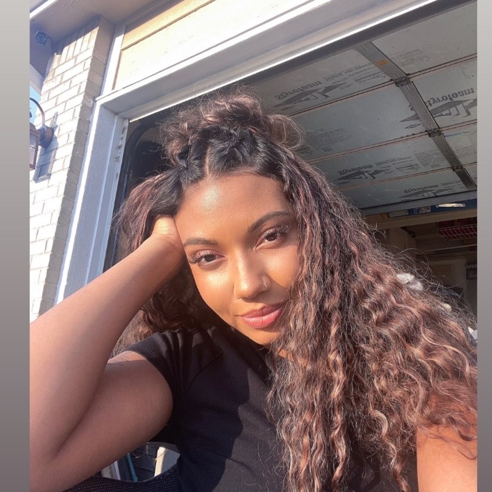 Meet your Posher, Briana